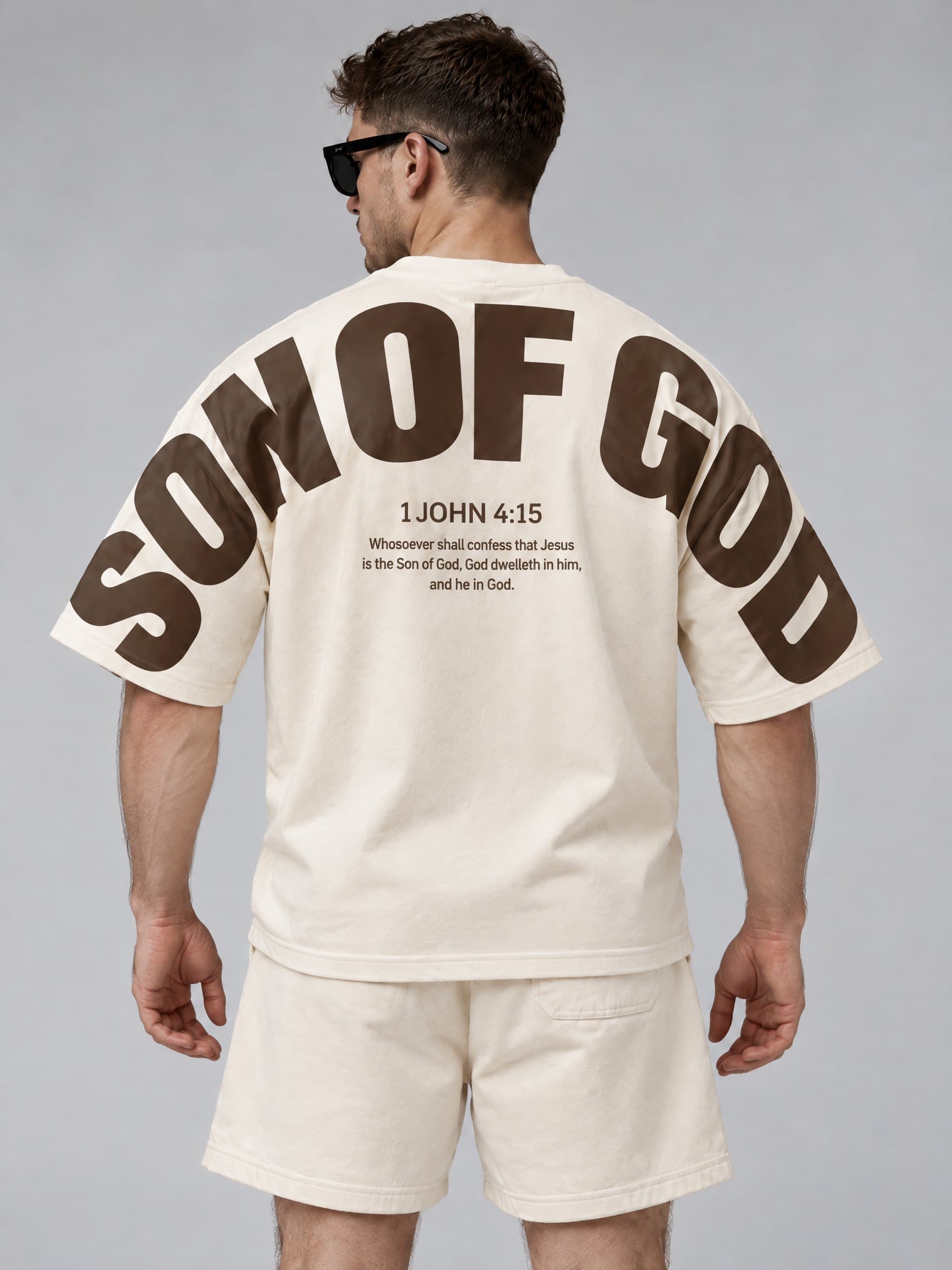 Camiseta Son of God con el arco de manga a manga, vista de espalda